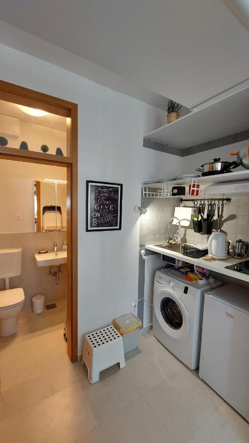 Cozy, Bright And Affordable Studio W/ Free Parking Ljubljana Eksteriør billede